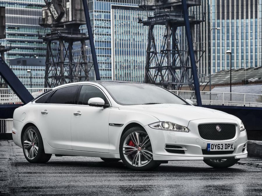  Jaguar XJL Supersport 2010 года  (UK) (фото 9 из 13)